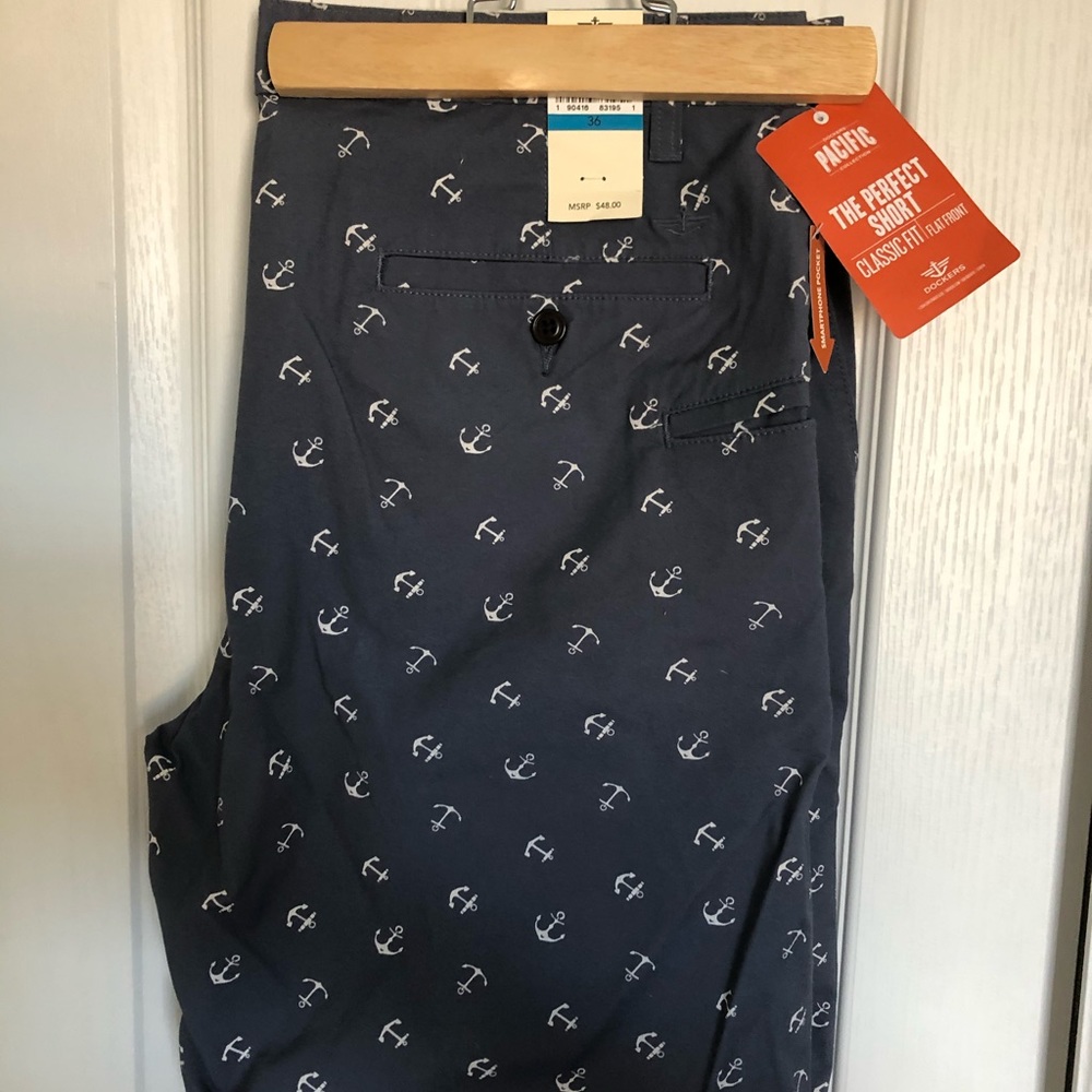 Navy anchor shorts NWT Dockers